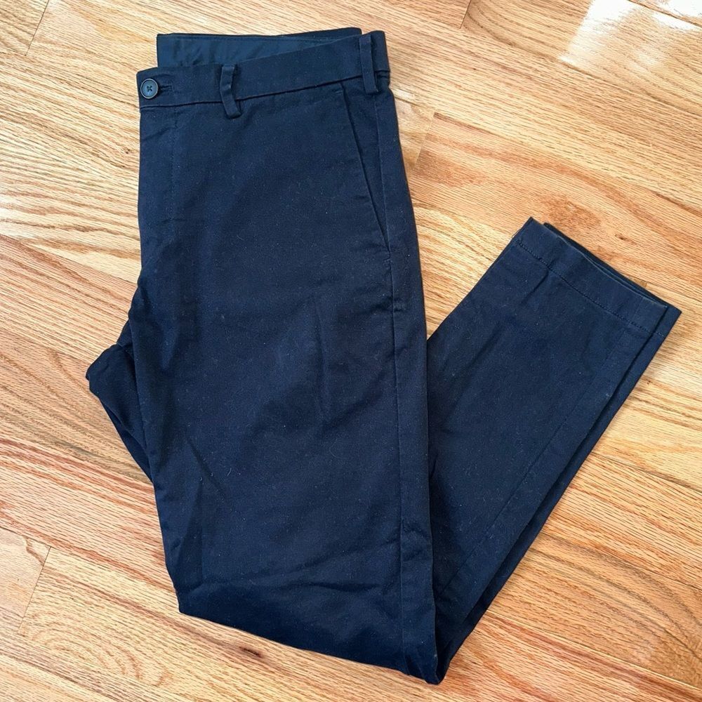 NWOT 32x30L Men’s Uniqlo Navy Blue Classic Slim Straight Fit Chino Style Pants - Picture 4 of 6